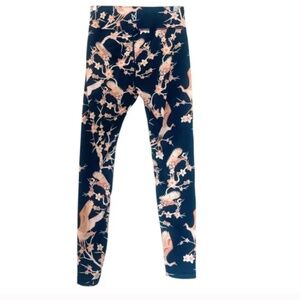 🍓3 for 45- Aritzia Minkpink Leggings- Navy Crane and Blossom Pattern